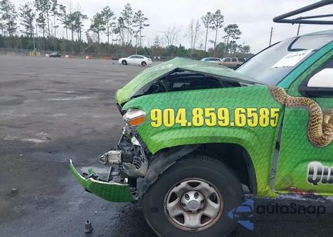 2018 Toyota Tacoma Sr z USA, uszkodzony, nr VIN 5TFRX5GNXJX105560